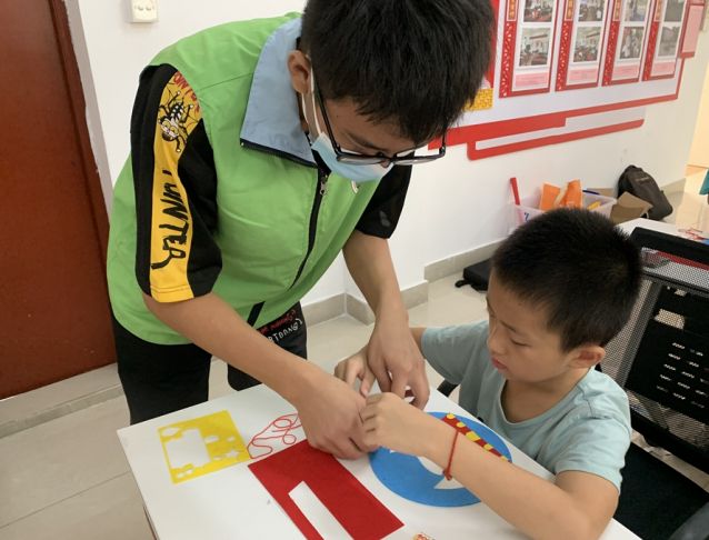 三鄉(xiāng)鎮(zhèn)開展“童心飛揚(yáng)迎國慶，禁毒宣傳齊助力”宣傳活動(dòng)圖片2_副本.jpg